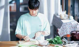 我被自己家里的亲戚睡过的 我被自己家里的亲戚睡过的